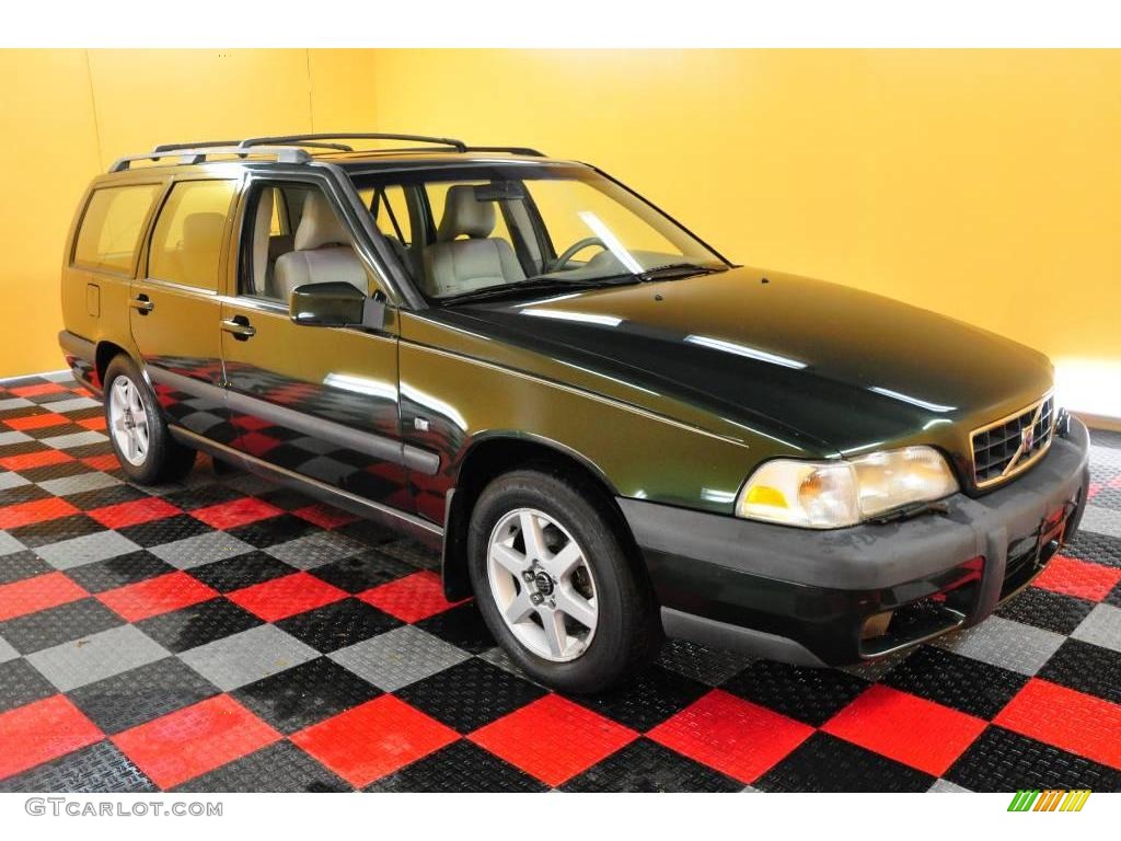 Emerald Green Metallic Volvo V70