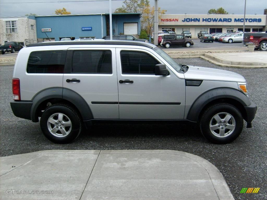 2007 Nitro SXT 4x4 - Bright Silver Metallic / Dark Slate Gray photo #6