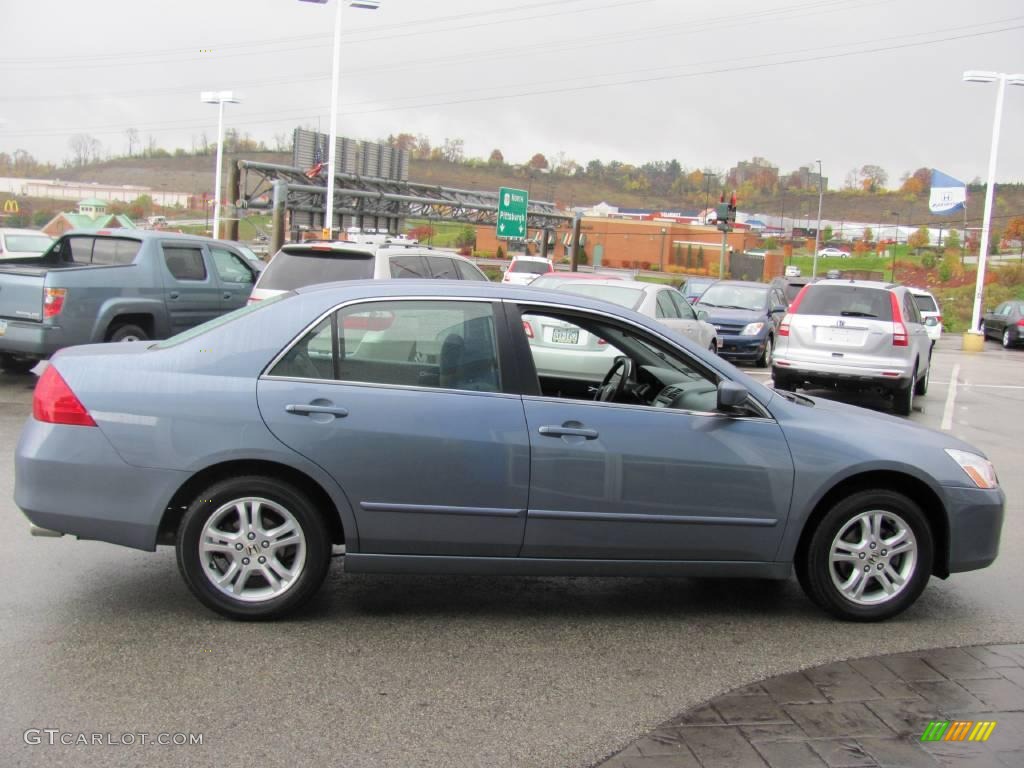 2007 Accord SE Sedan - Cool Blue Metallic / Gray photo #7