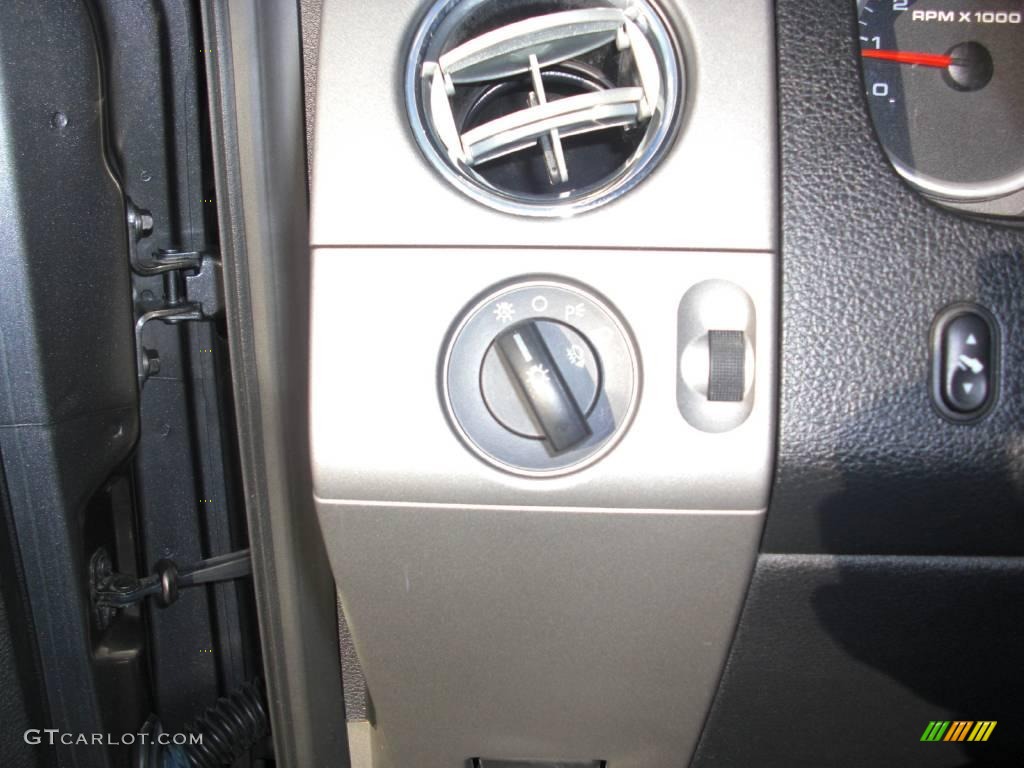 2005 F150 FX4 SuperCab 4x4 - Dark Shadow Grey Metallic / Black photo #32