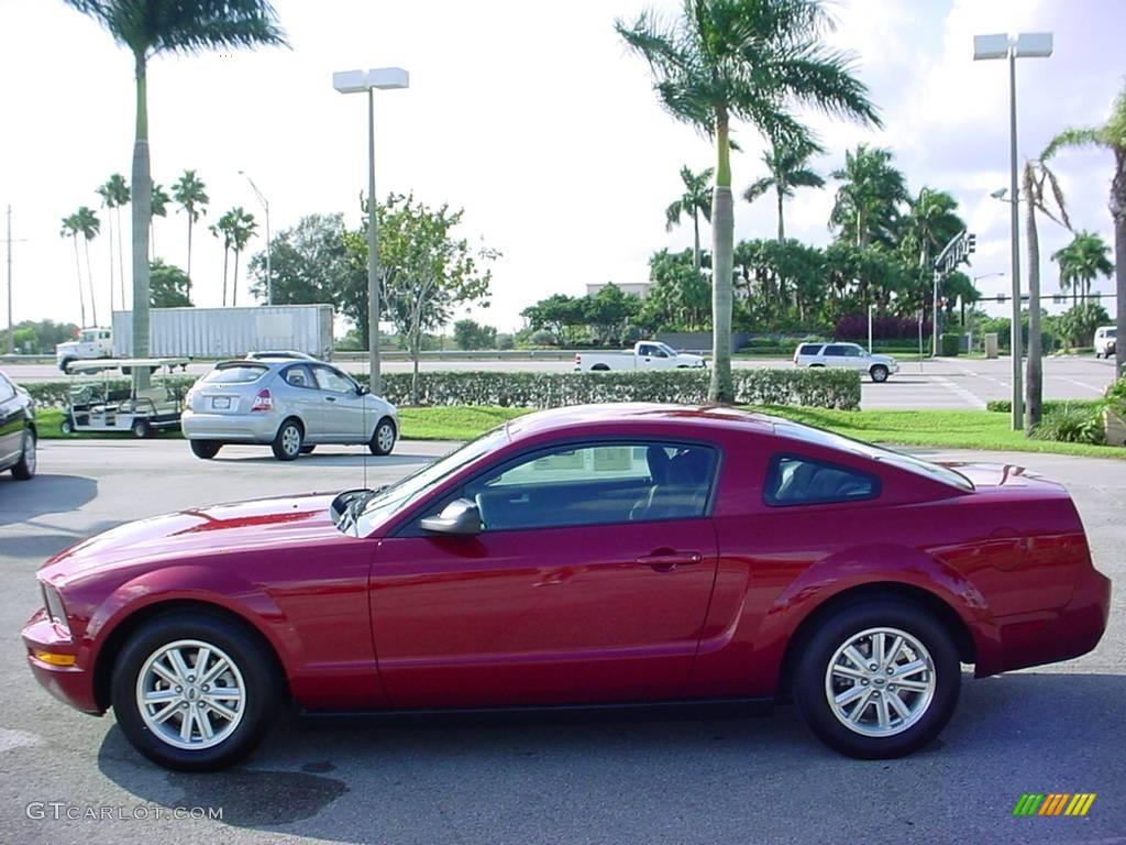 2008 Mustang V6 Deluxe Coupe - Dark Candy Apple Red / Dark Charcoal photo #6