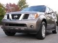 2006 Granite Metallic Nissan Pathfinder LE  photo #18