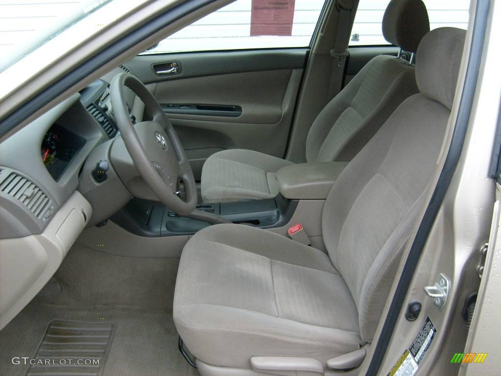 2005 Camry LE - Desert Sand Mica / Taupe photo #9