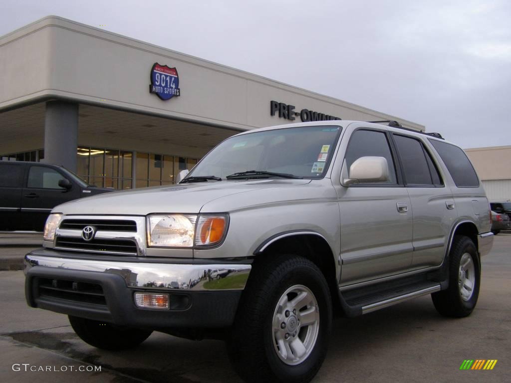 2000 4Runner SR5 - Millennium Silver Metallic / Oak photo #1