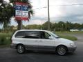 2002 Clear White Kia Sedona EX  photo #2