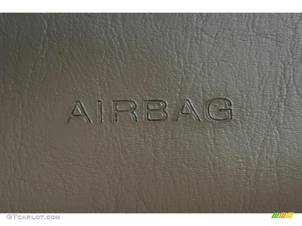 2001 Excursion Limited 4x4 - Black / Medium Parchment photo #46