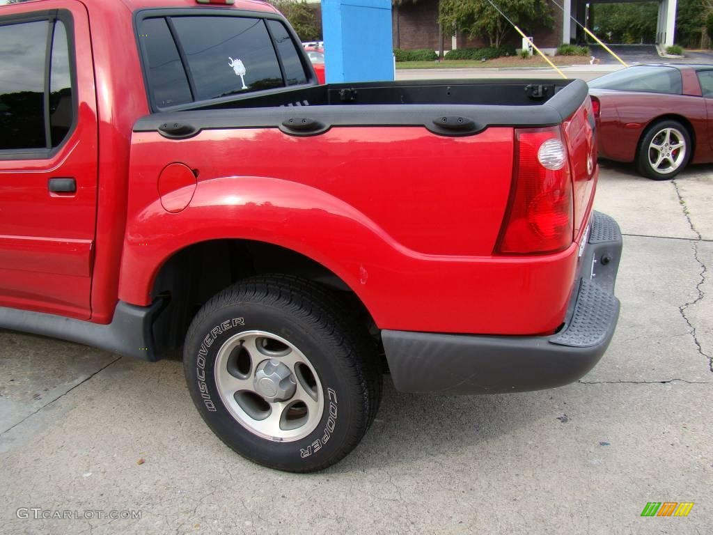 2005 Explorer Sport Trac XLS - Bright Red / Medium Dark Flint photo #25
