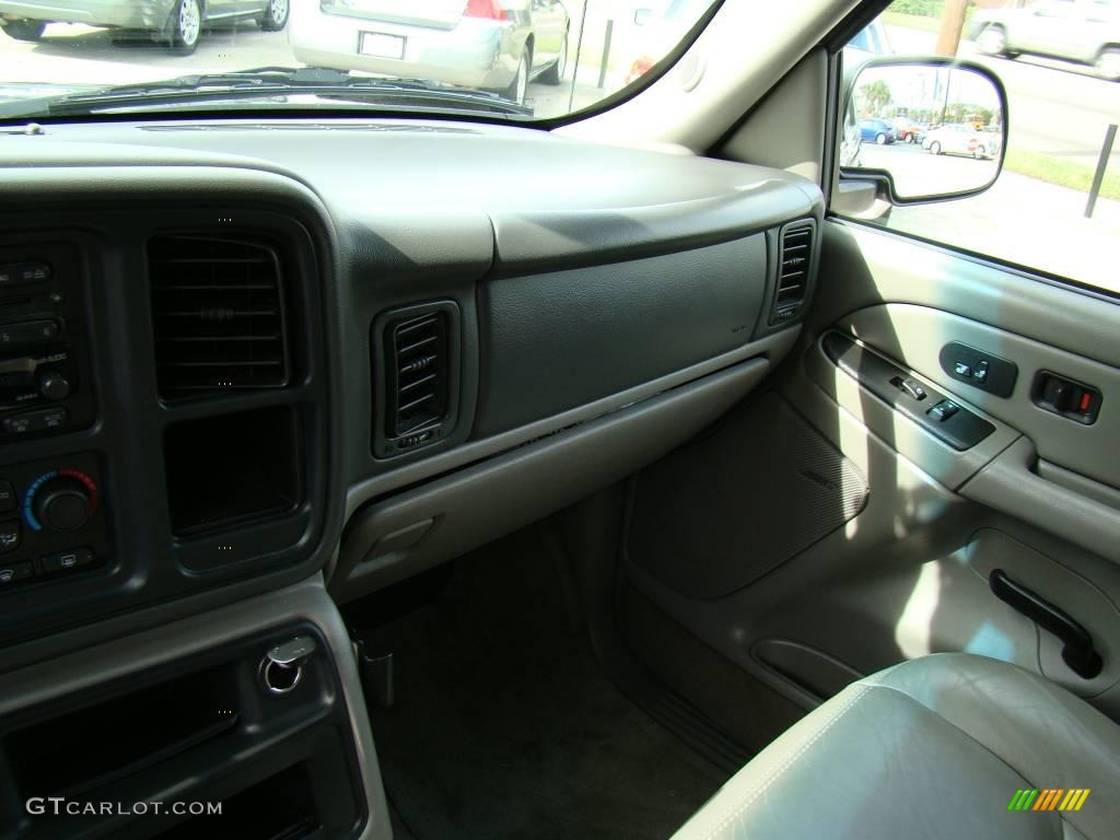 2004 Suburban 1500 - Black / Tan/Neutral photo #17