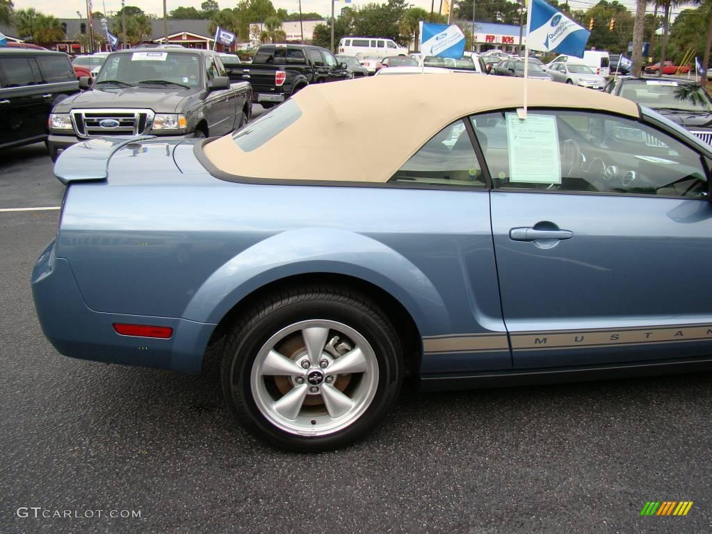 2007 Mustang V6 Premium Convertible - Windveil Blue Metallic / Medium Parchment photo #22