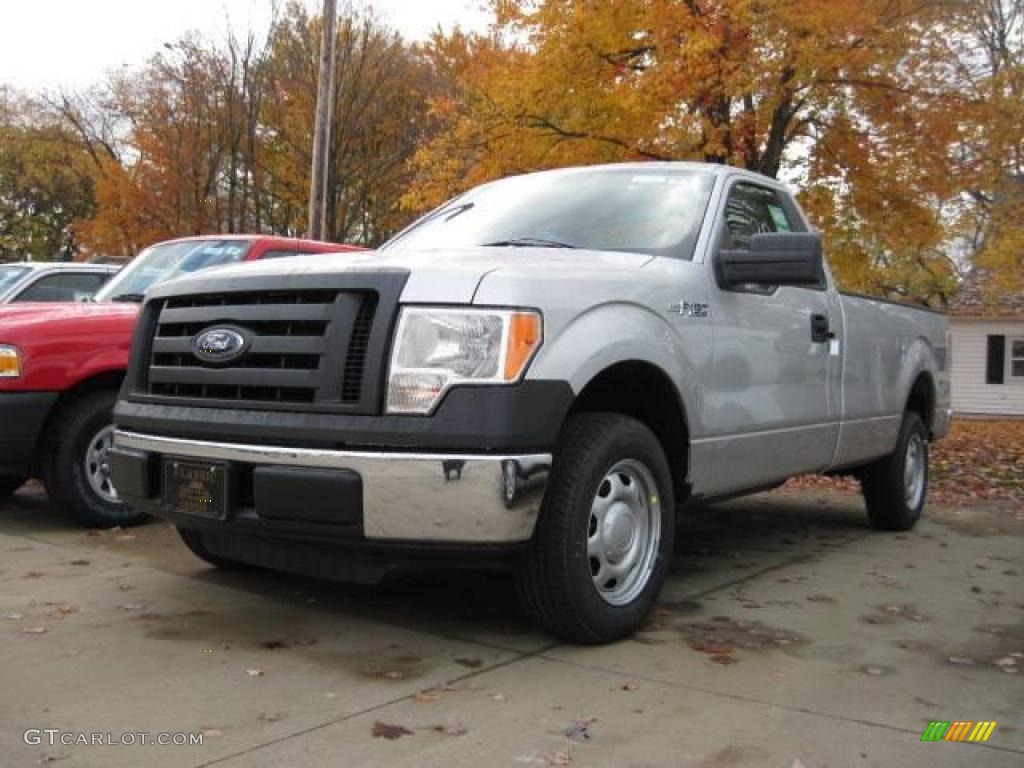 2010 F150 XL Regular Cab - Ingot Silver Metallic / Medium Stone photo #1