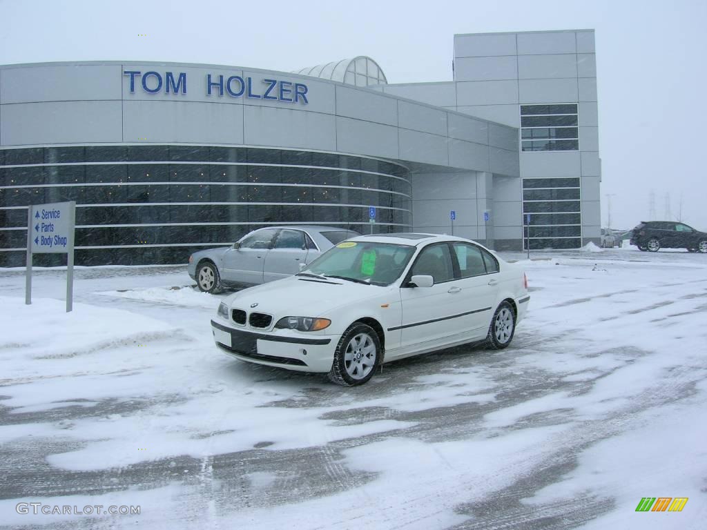2004 3 Series 325i Sedan - Alpine White / Sand photo #1