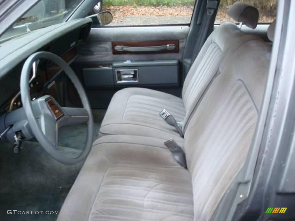 1988 Chevrolet Caprice Classic Wagon Front Seat Photo #20698653