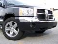 Brilliant Black Crystal Pearl - Dakota Laramie Quad Cab 4x4 Photo No. 2