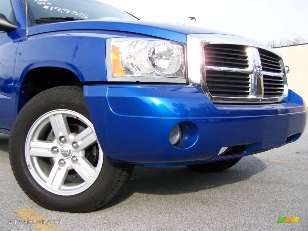 2007 Dakota SXT Quad Cab 4x4 - Electric Blue Pearl / Medium Slate Gray photo #2