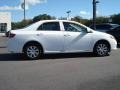 Super White - Corolla LE Photo No. 6