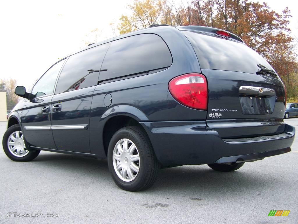 2007 Town & Country Touring - Modern Blue Pearl / Medium Slate Gray photo #3