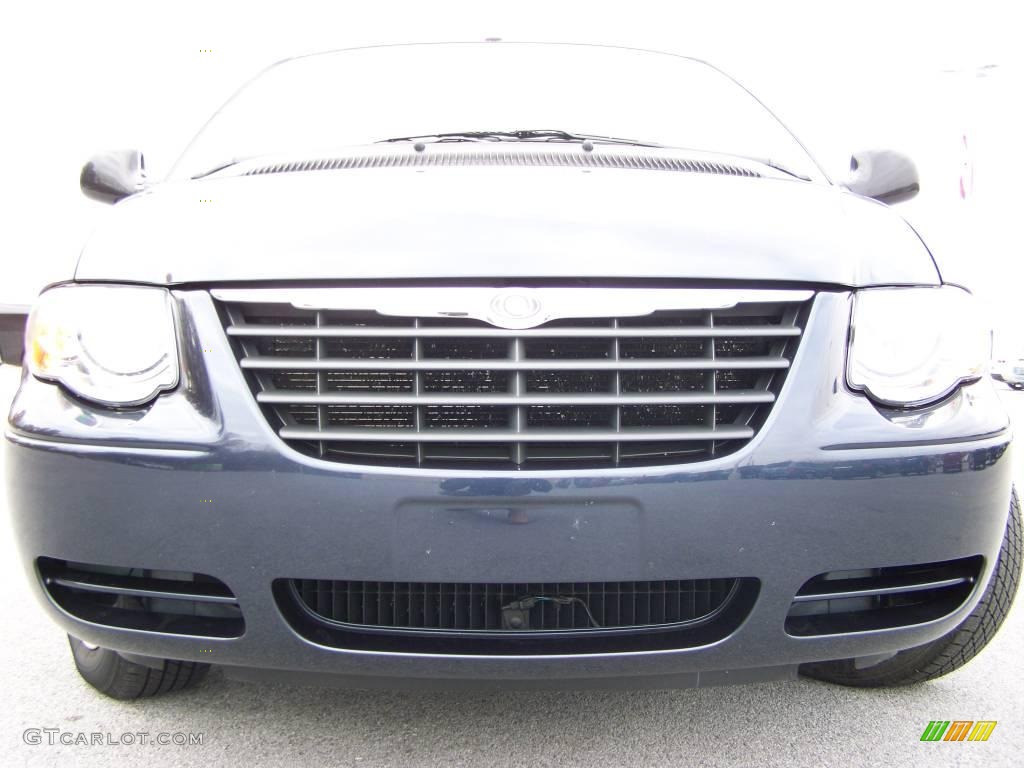 2007 Town & Country Touring - Modern Blue Pearl / Medium Slate Gray photo #6