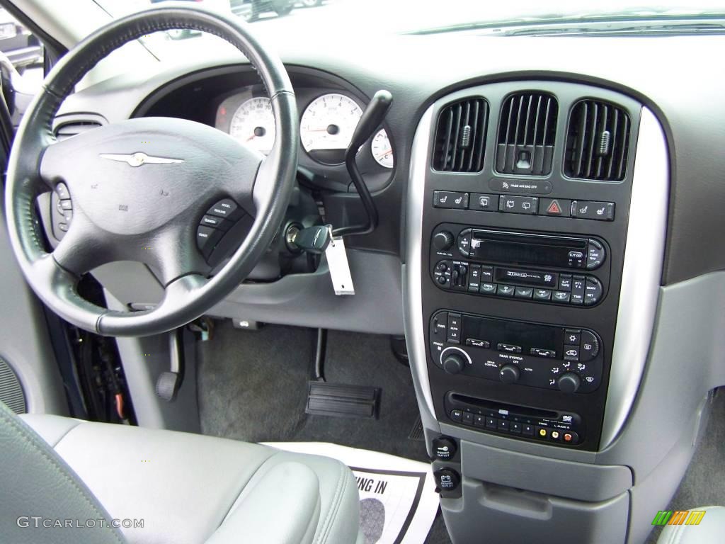 2007 Town & Country Touring - Modern Blue Pearl / Medium Slate Gray photo #14