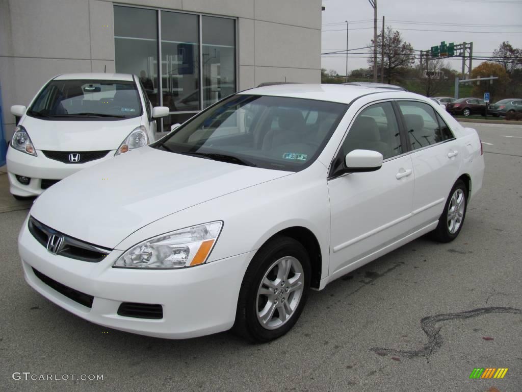 2007 Accord SE Sedan - Taffeta White / Ivory photo #2