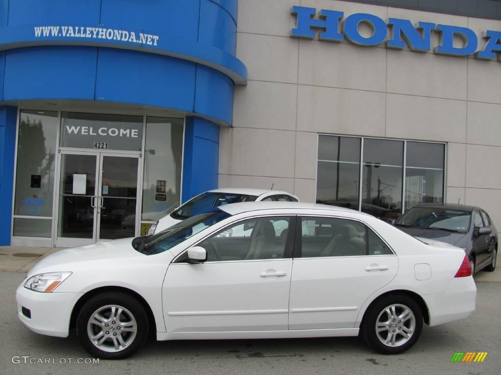2007 Accord SE Sedan - Taffeta White / Ivory photo #4