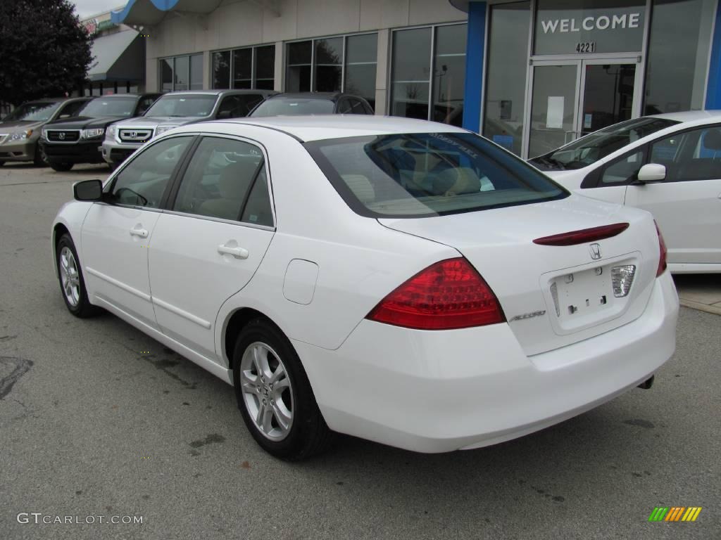 2007 Accord SE Sedan - Taffeta White / Ivory photo #5