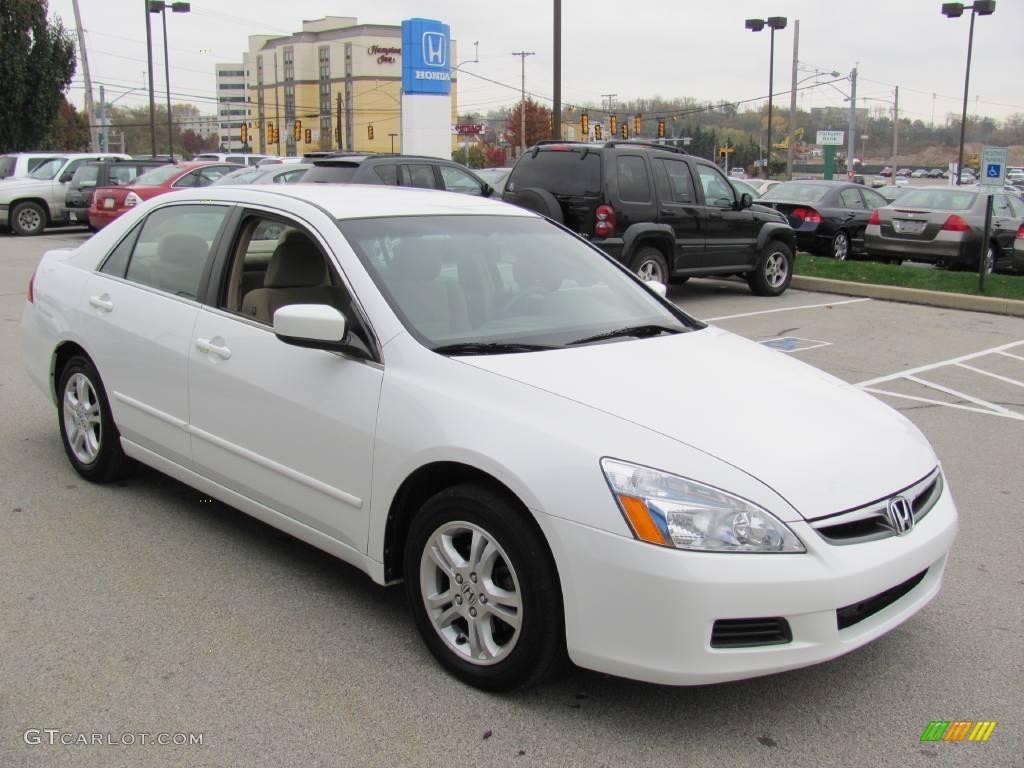 2007 Accord SE Sedan - Taffeta White / Ivory photo #7