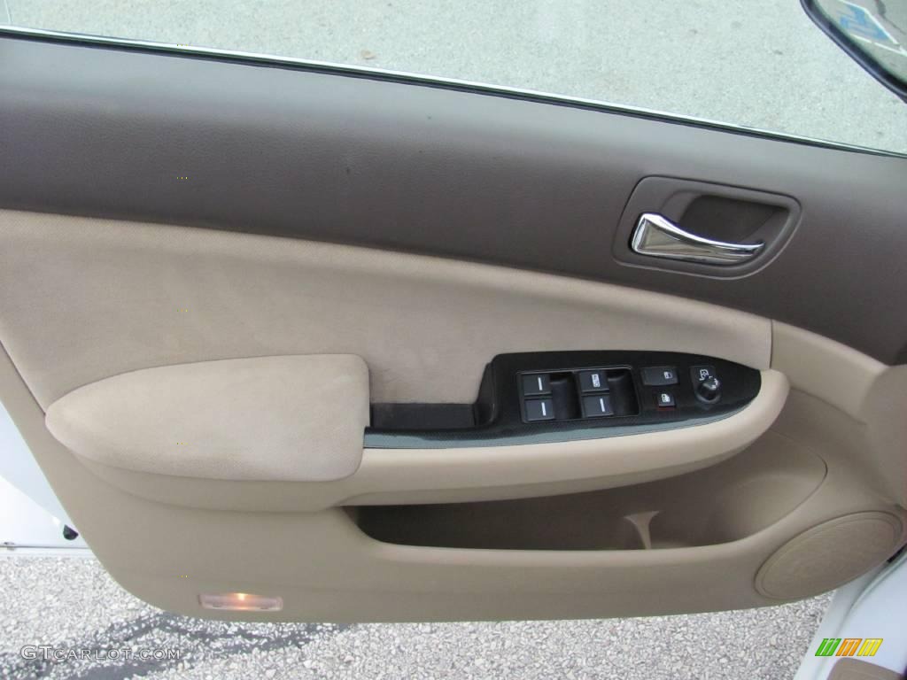 2007 Accord SE Sedan - Taffeta White / Ivory photo #9