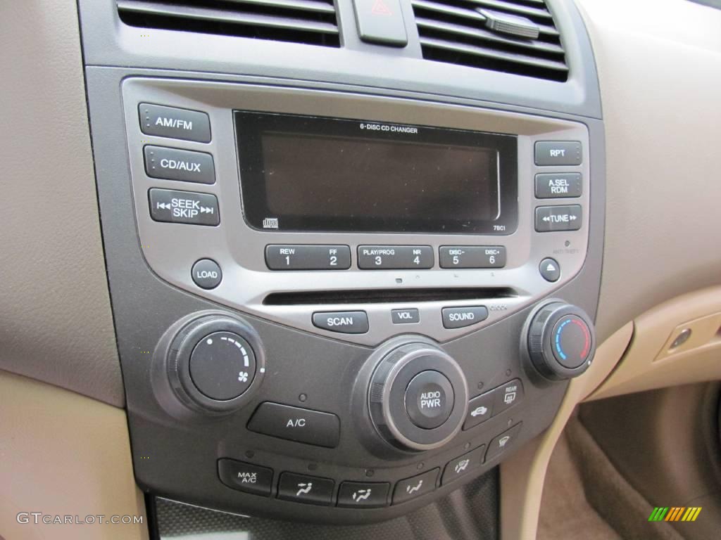 2007 Accord SE Sedan - Taffeta White / Ivory photo #11