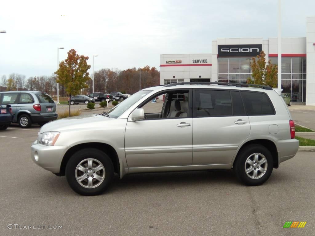 2003 Highlander V6 - Millenium Silver Metallic / Charcoal photo #2