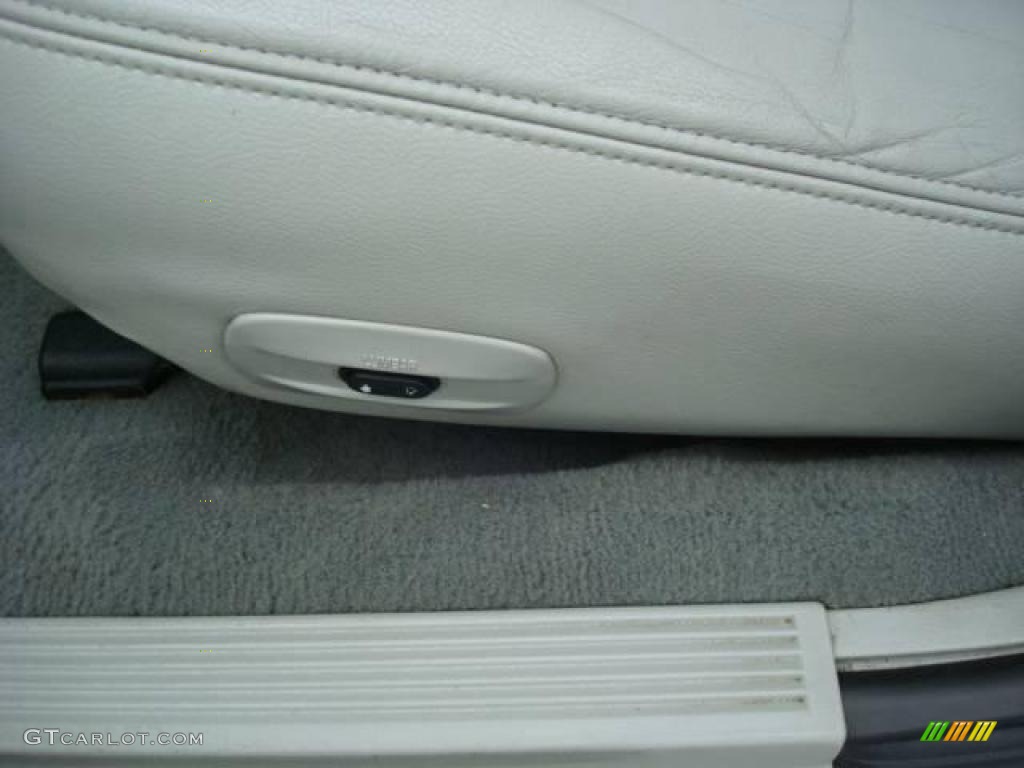 2004 Grand Marquis GS - Silver Birch Metallic / Light Flint photo #15