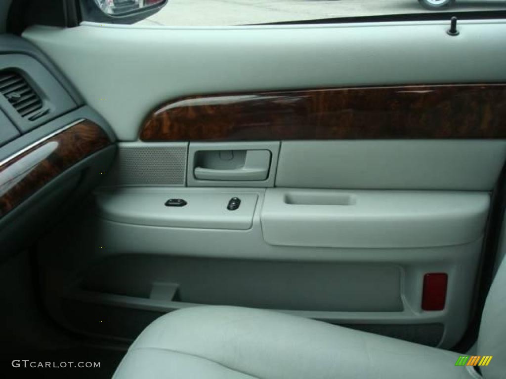 2004 Grand Marquis GS - Silver Birch Metallic / Light Flint photo #17