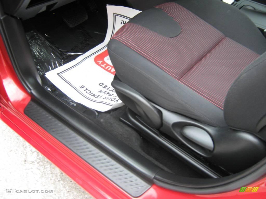 2006 MAZDA3 s Hatchback - Velocity Red Mica / Black/Red photo #17