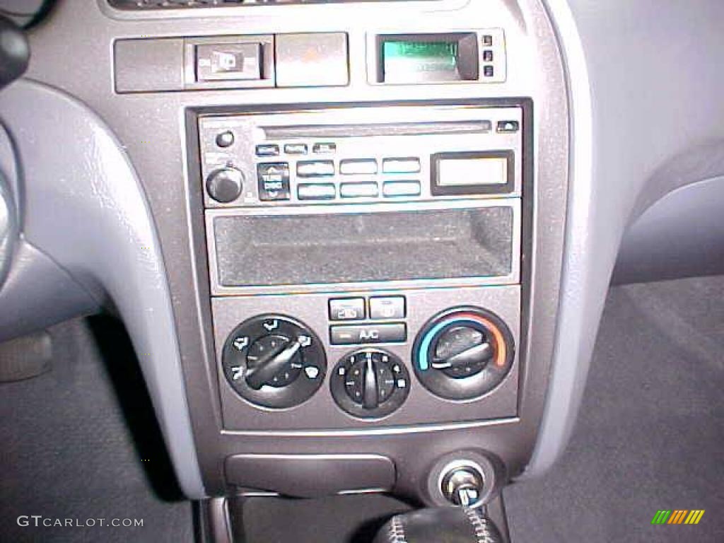 2002 Elantra GT Hatchback - Chianti Red / Dark Gray photo #16
