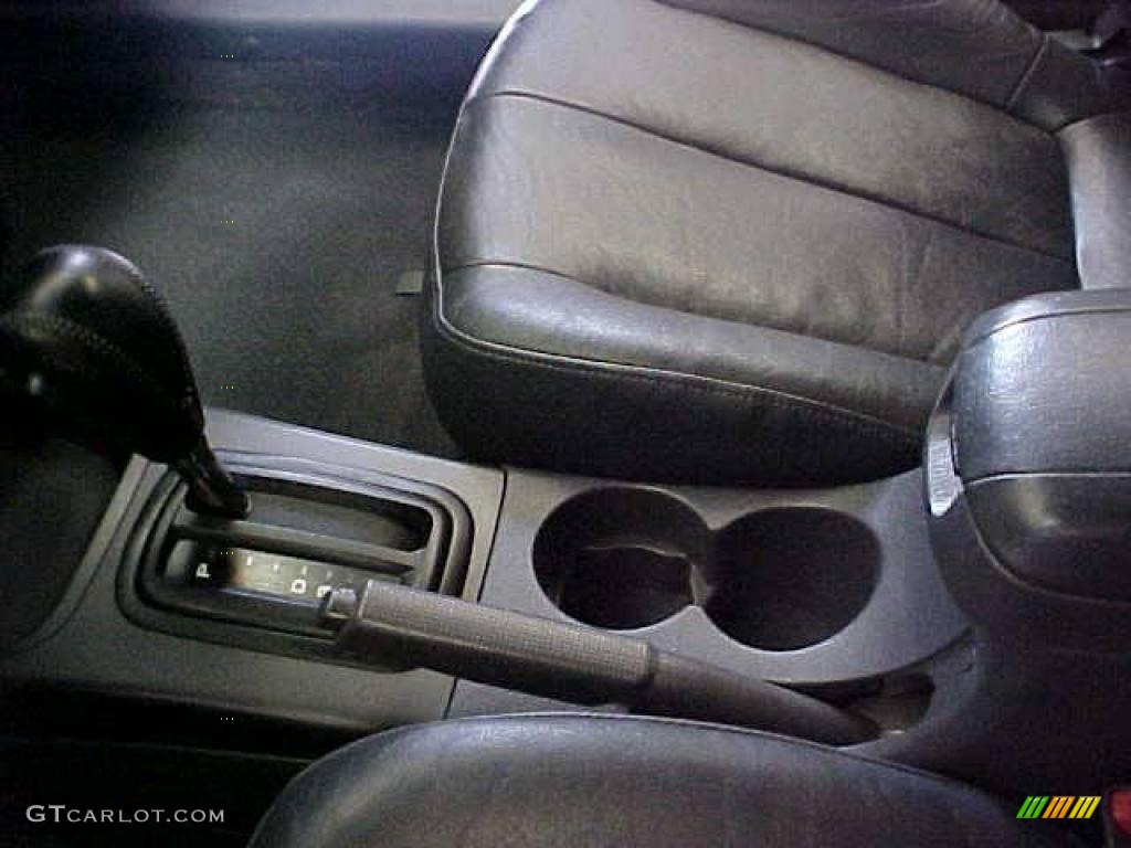 2002 Elantra GT Hatchback - Chianti Red / Dark Gray photo #17