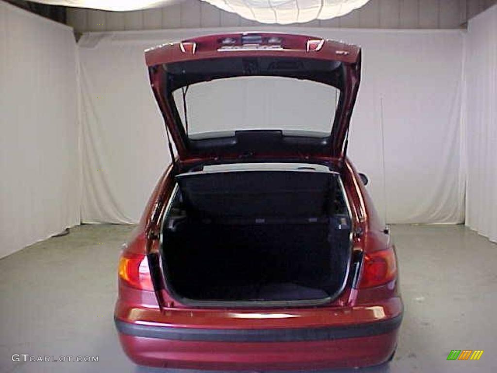 2002 Elantra GT Hatchback - Chianti Red / Dark Gray photo #23