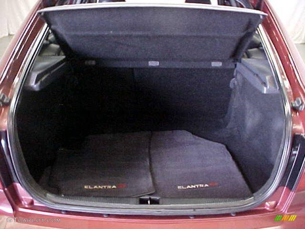 2002 Elantra GT Hatchback - Chianti Red / Dark Gray photo #24