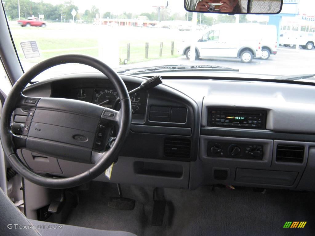 1996 F150 XLT Extended Cab - Oxford White / Opal Grey photo #13
