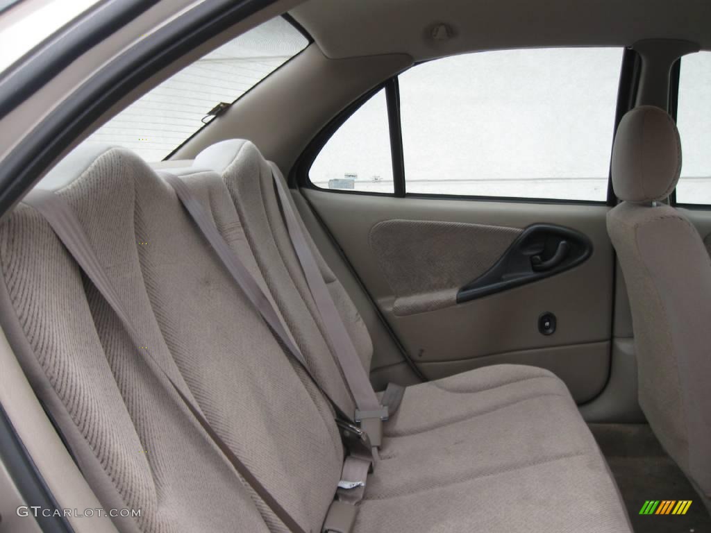 2004 Cavalier LS Sedan - Sandrift Metallic / Neutral photo #5