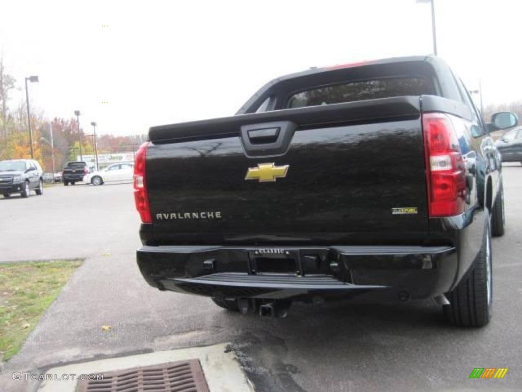 2009 Avalanche LTZ 4x4 - Black / Ebony photo #5