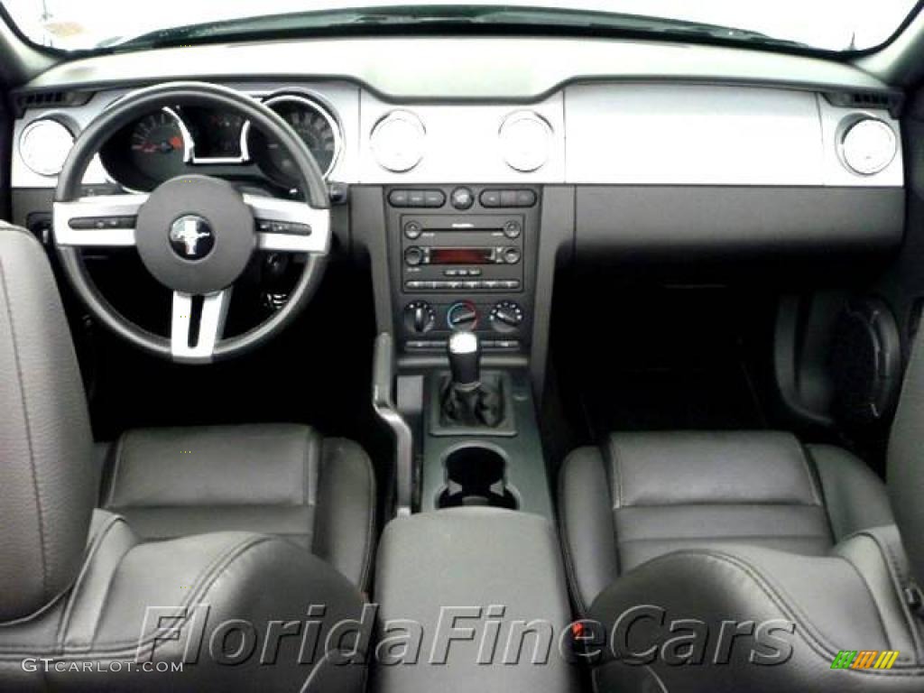 2006 Mustang GT Premium Convertible - Black / Dark Charcoal photo #16