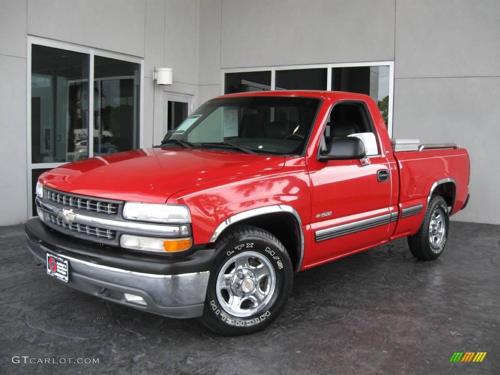 2000 Silverado 1500 Regular Cab - Victory Red / Graphite photo #1