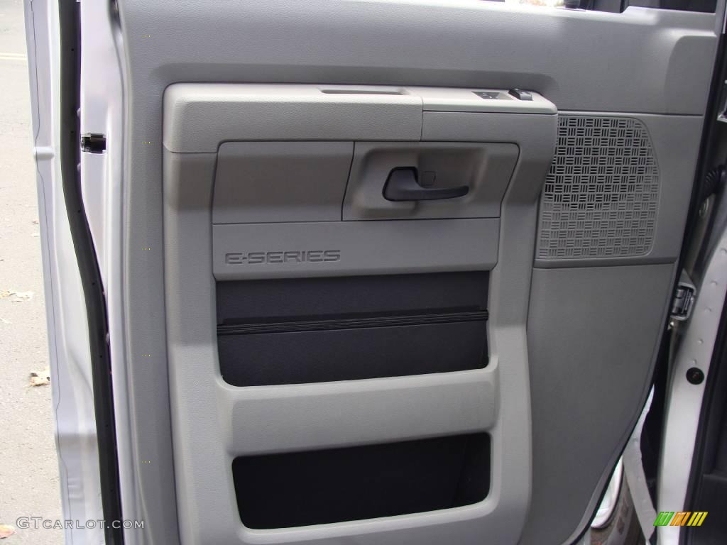 2009 E Series Van E350 Super Duty XLT Extended Passenger - Brilliant Silver Metallic / Medium Flint photo #9