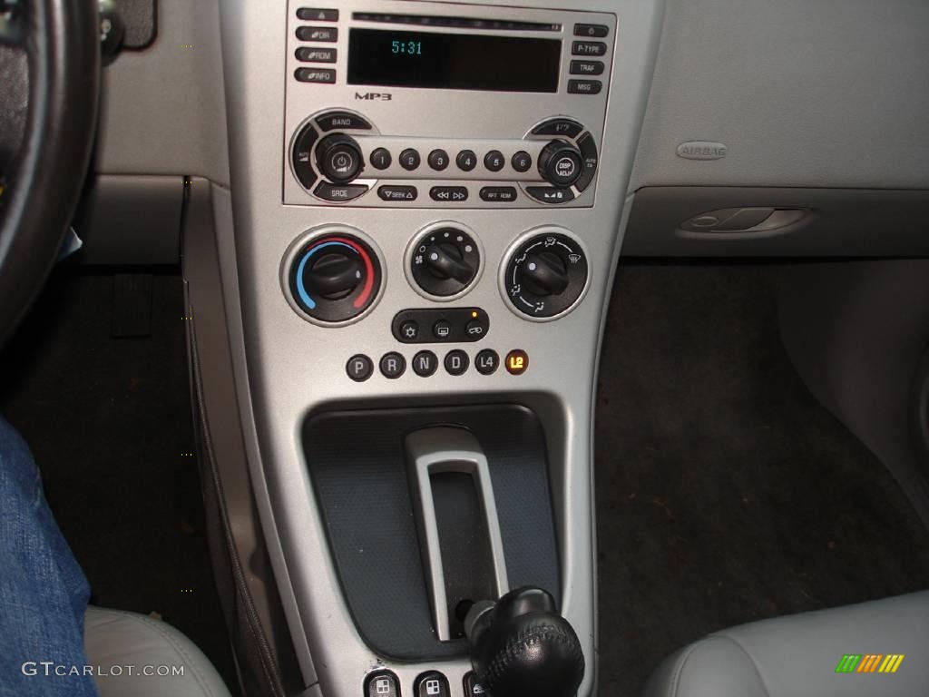 2005 Equinox LT AWD - Dark Silver Metallic / Light Gray photo #14