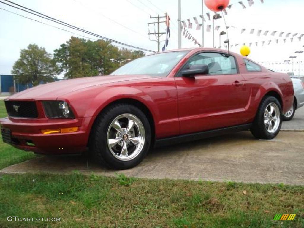 2005 Mustang V6 Deluxe Coupe - Redfire Metallic / Light Graphite photo #2