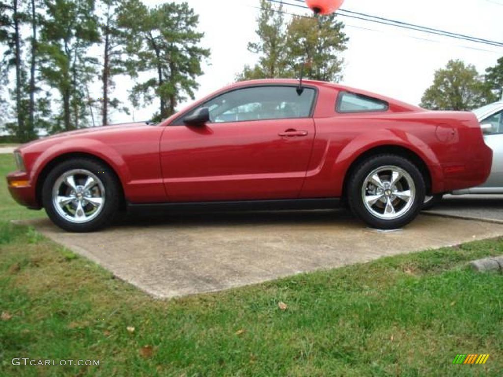 2005 Mustang V6 Deluxe Coupe - Redfire Metallic / Light Graphite photo #3