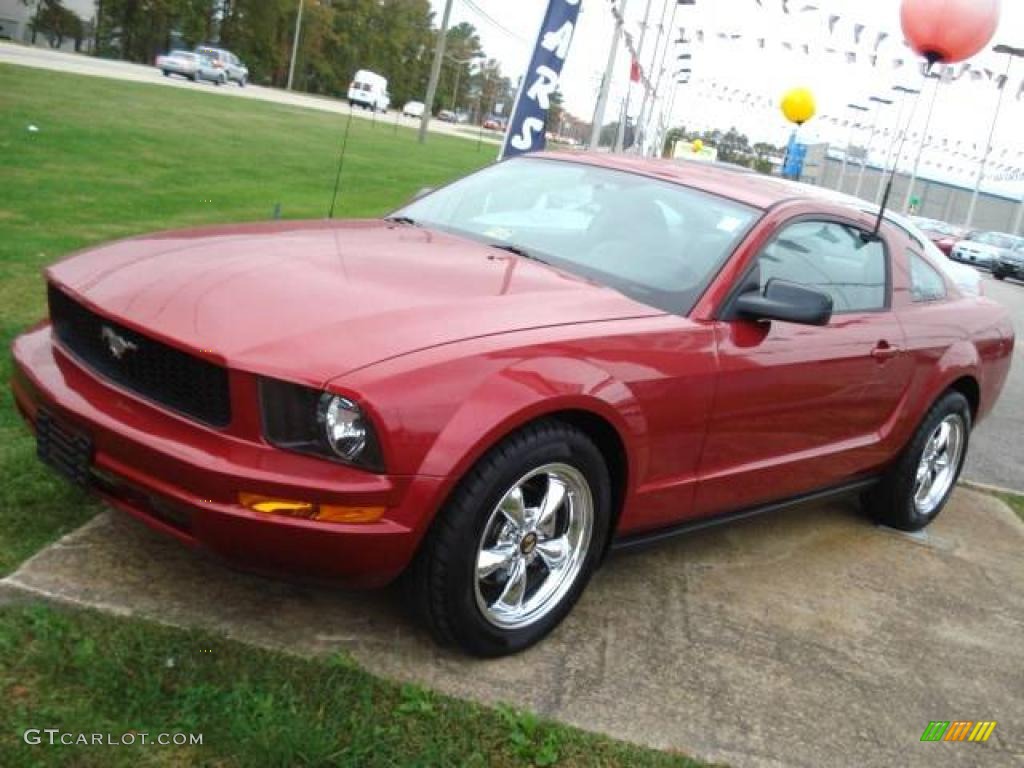 2005 Mustang V6 Deluxe Coupe - Redfire Metallic / Light Graphite photo #9