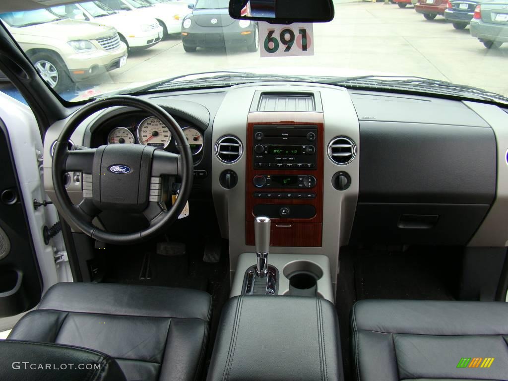 2006 F150 Lariat SuperCrew 4x4 - Oxford White / Black photo #14