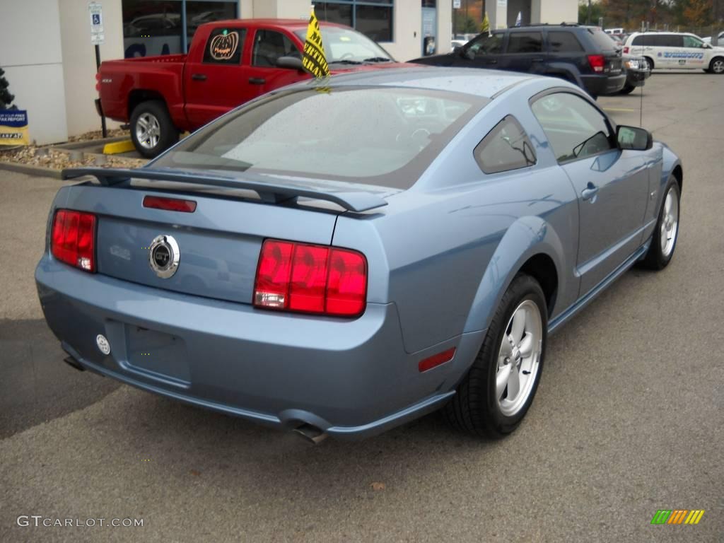 2007 Mustang GT Premium Coupe - Windveil Blue Metallic / Dark Charcoal photo #2