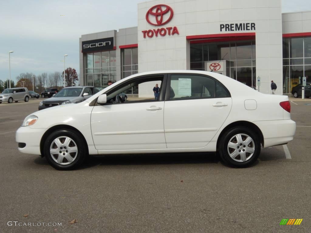 2005 Corolla LE - Super White / Light Gray photo #2