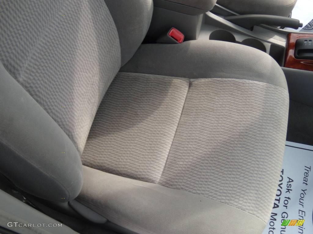 2005 Corolla LE - Super White / Light Gray photo #12